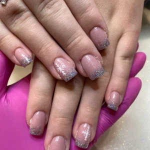 Remplissage gel avec nails art paillette